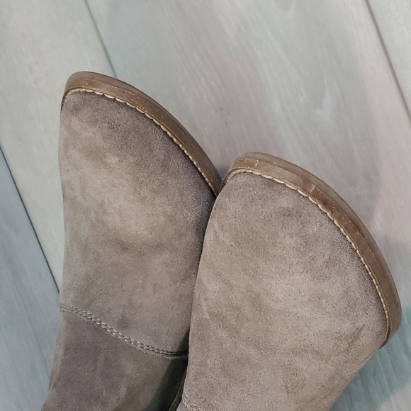 Lucky Brand "Like New"Fahmida Taupe/Fawn Ankle Suede Booties shoes sz 8.5 - Picture 5 of 14